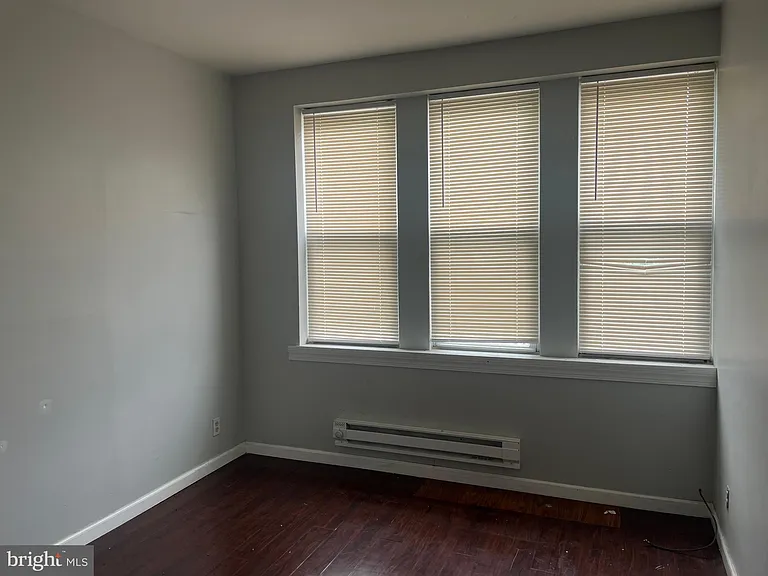 6124 N Broad St — Photo 12