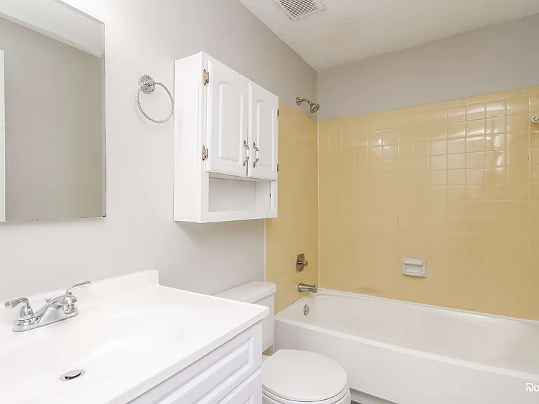 4800 Cheviot Rd — Photo 11