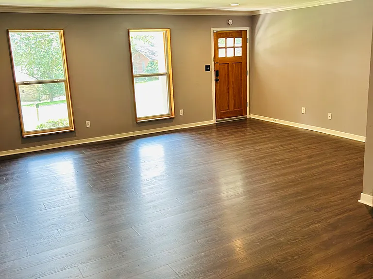 1764 Southhaven Cir — Photo 7