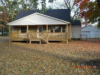 1st image of 10401 Meadowview Dr