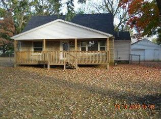 10401 Meadowview Dr, Louisville, KY