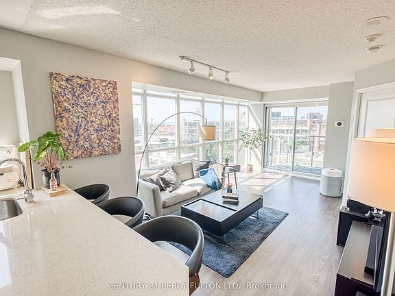 3rd image of 125 Western Battery Rd #1010