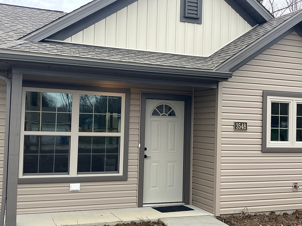 Front entry door to 3548 Woodlawn