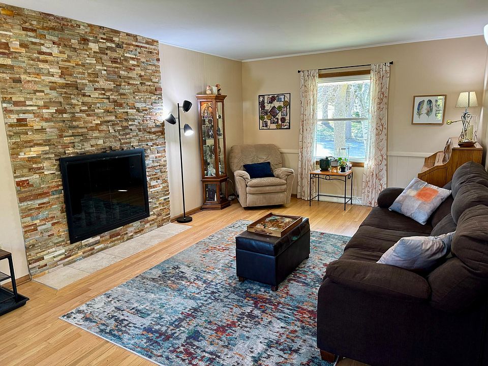 732 E Roberta Ave, Waukesha, WI 53186 Zillow