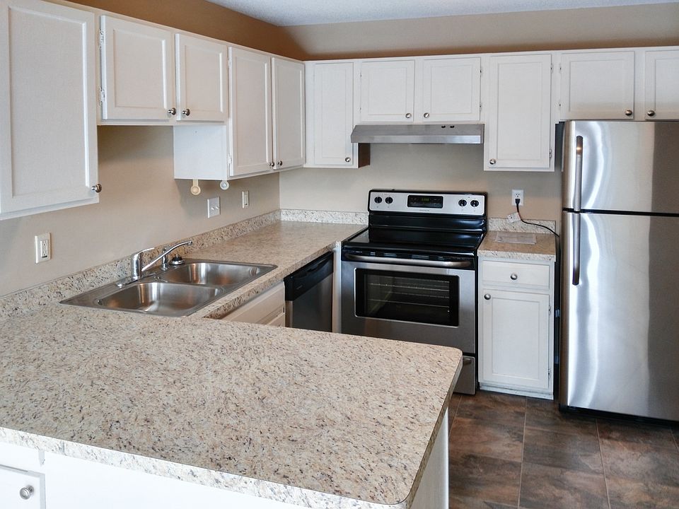 kitchen w new appliances