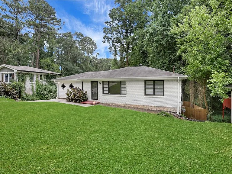 1982 Rena Cir SW — Photo 1