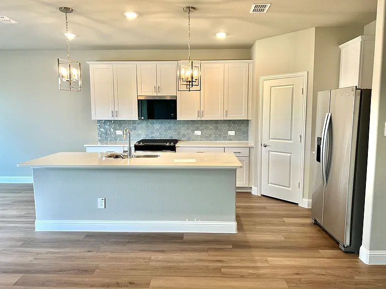 1411 Winters Way — Photo 4