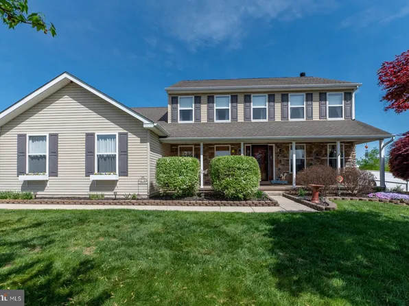 1035 Oak Hill View Dr, Gilbertsville, PA 19525