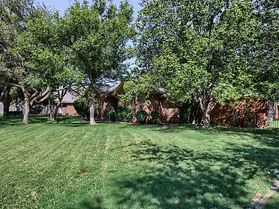 4th image of 4906 Los Alamitos Dr