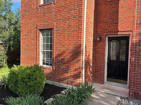 2nd image of 10701 Pinkney Ln