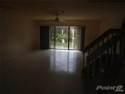 4th image of 4812 NW 82nd Ave #1806