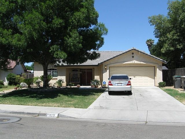 2nd image of 323 S Merlot Ave