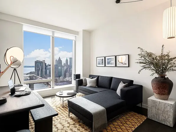 252 South St #23N, New York, NY 10002