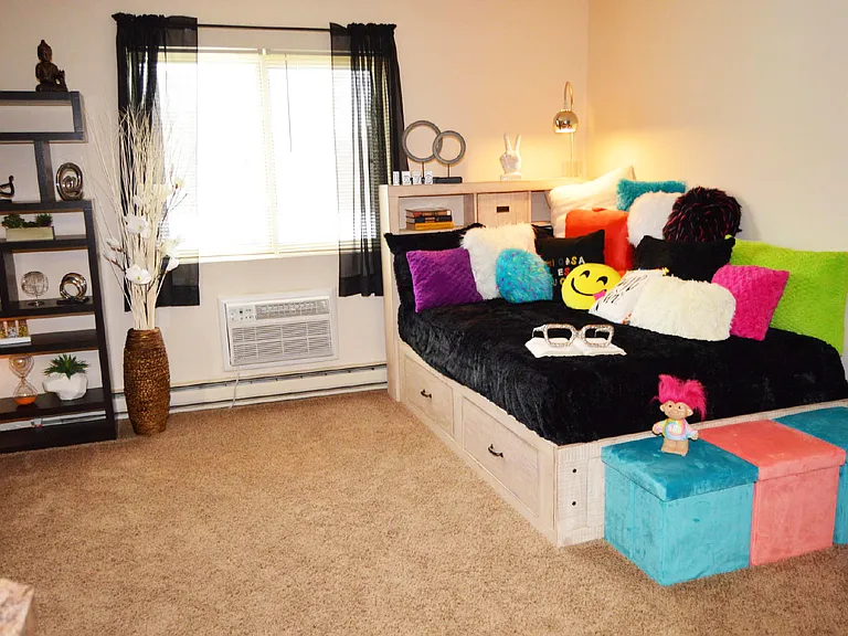 Kent Village Apartments — Photo 7