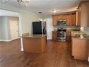 3 bed, 2.0 bath, 1450 sqft, $2,500 — Photo 2