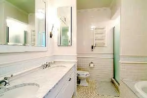 Sold by Douglas Elliman | media 14