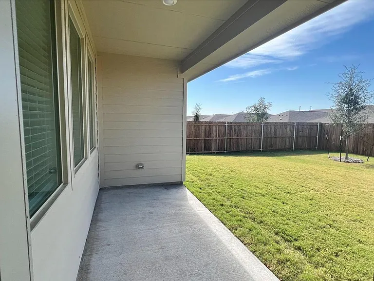 7905 Marsh Ln — Photo 6