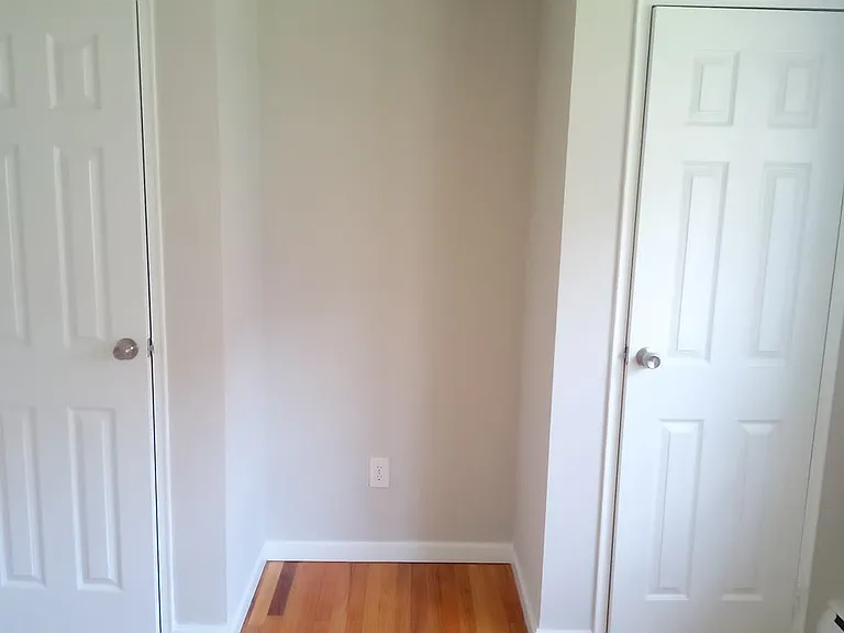 Pine Street Apartments — Photo 25