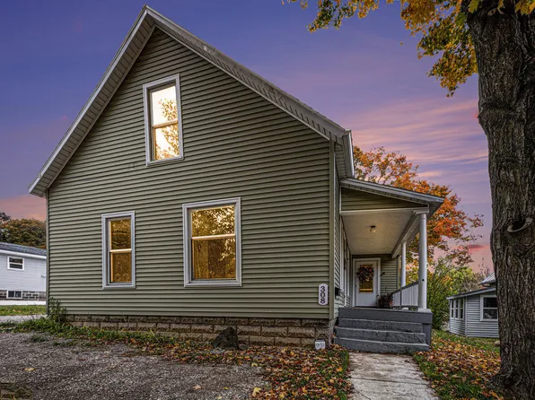 308 Yeomans St, Ionia, MI 48846