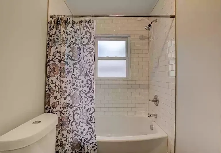 408 E Main St — Photo 28