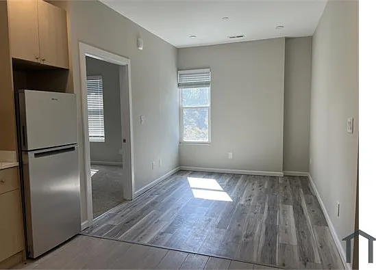 3 bed, 670 sqft, $5,300 — Photo 3