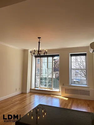 Sold by LDMI Realty Group LLC | media 6