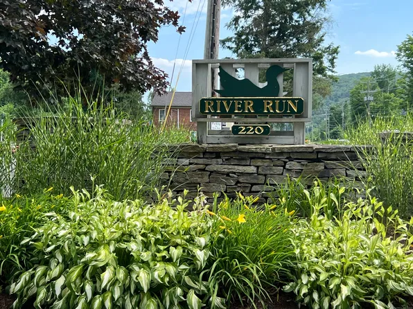 220 Main Street APT 7K, New Hartford, CT 06057