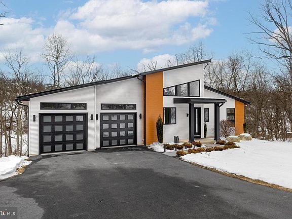 3rd image of 1317 E Branch Rd