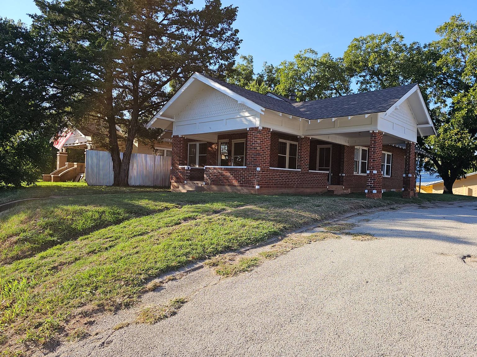 206 E C Ave, Waurika, OK 73573 MLS 11212315 Zillow