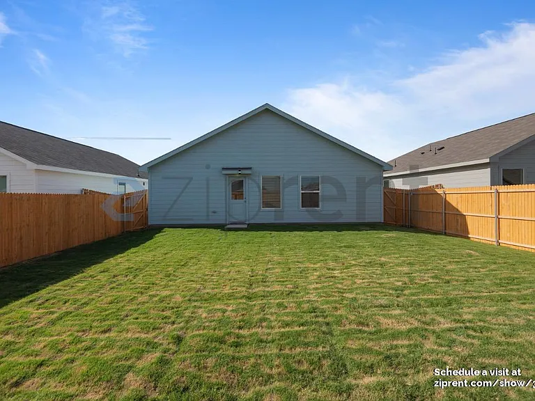 6739 Fairview Ave — Photo 17