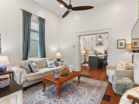 3rd image of 814 Austerlitz St #A