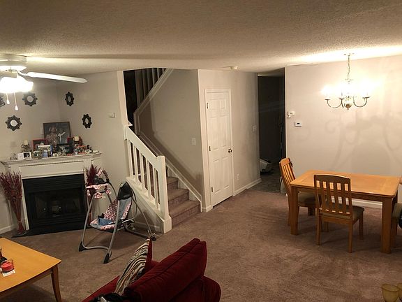 2nd image of 1028 Oak Blossom Way
