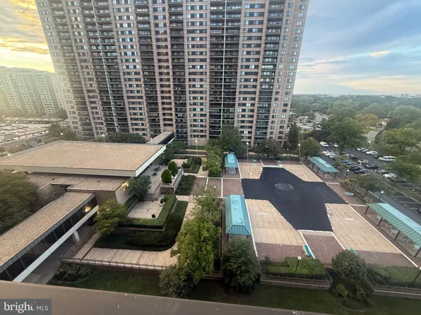 5505 Seminary Rd APT 917N, Falls Church, VA 22041