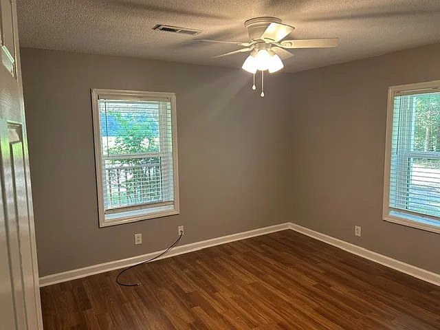 1215 Durham Rd — Photo 4