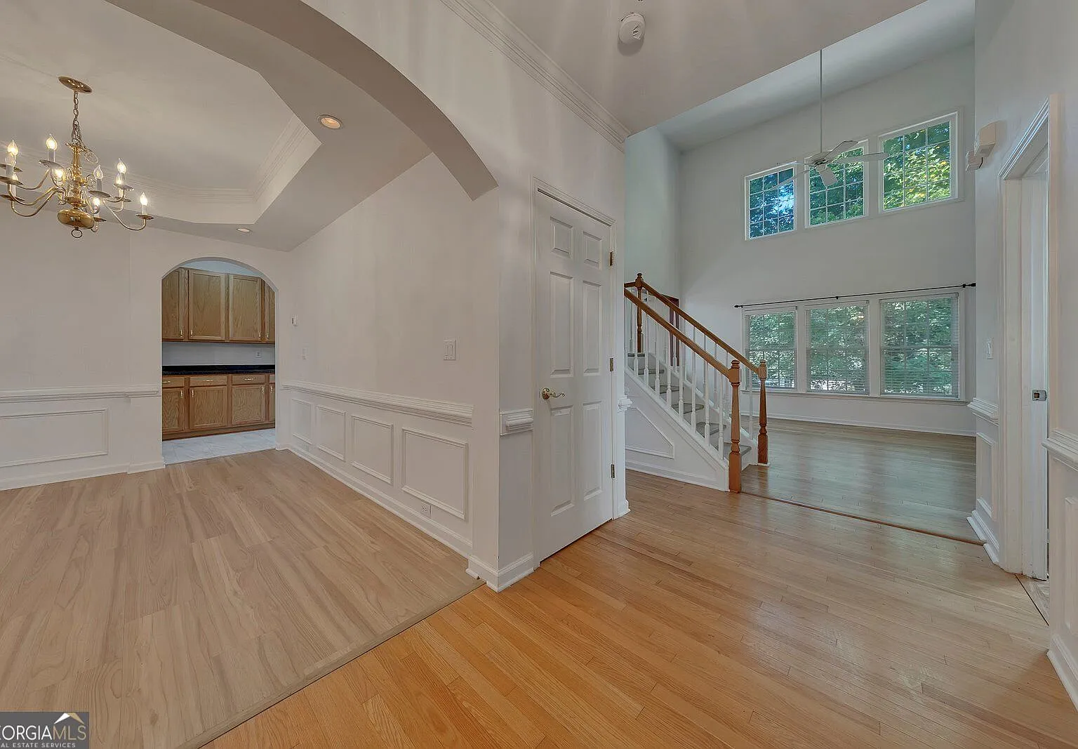 4 bed, 2.5 bath, 2368 sqft, $2,100 — Photo 4