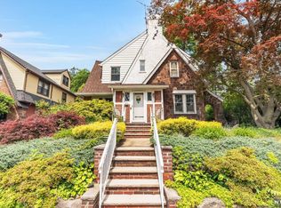 870 Prince St, Teaneck, NJ 07666