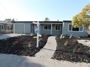 949 Santa Barbara Dr, Santa Rosa, CA 95404