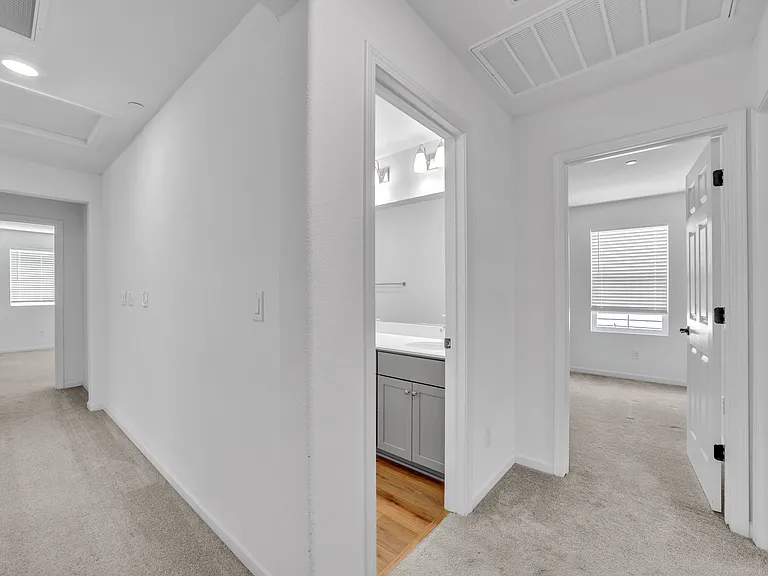 4562 Butterfly Ridge Dr — Photo 34
