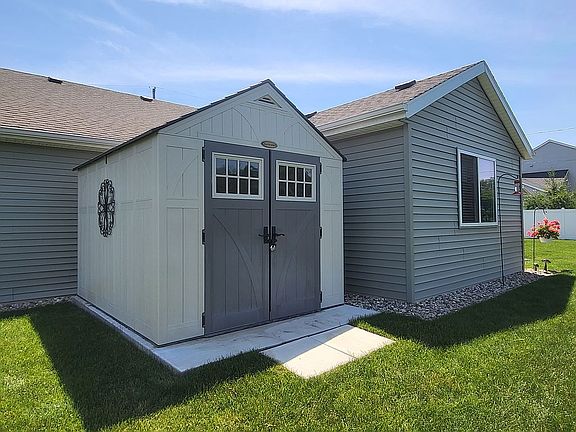 4th image of 373 Fair Lane Dr NW