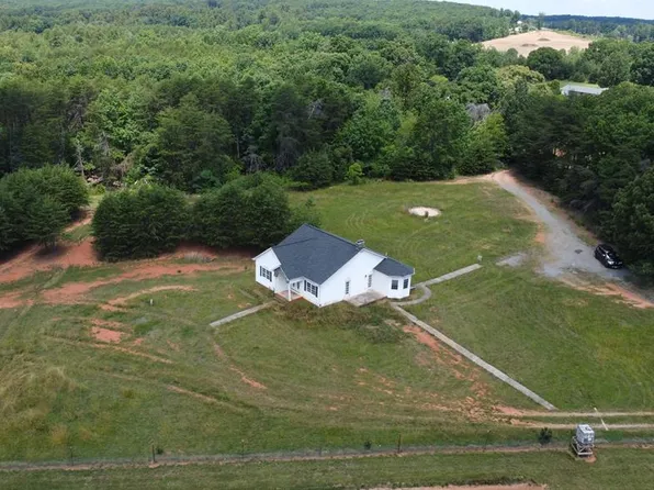 567 Farmers Mount Rd, Gretna, VA 24557