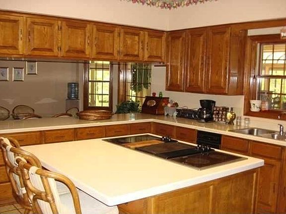 2nd image of 218 Belaire Dr