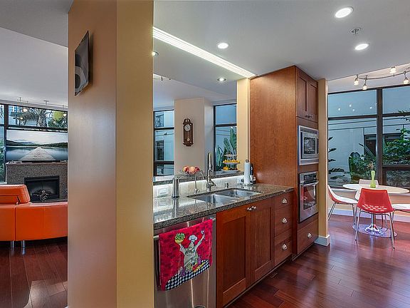 4th image of 700 West E St Unit 604