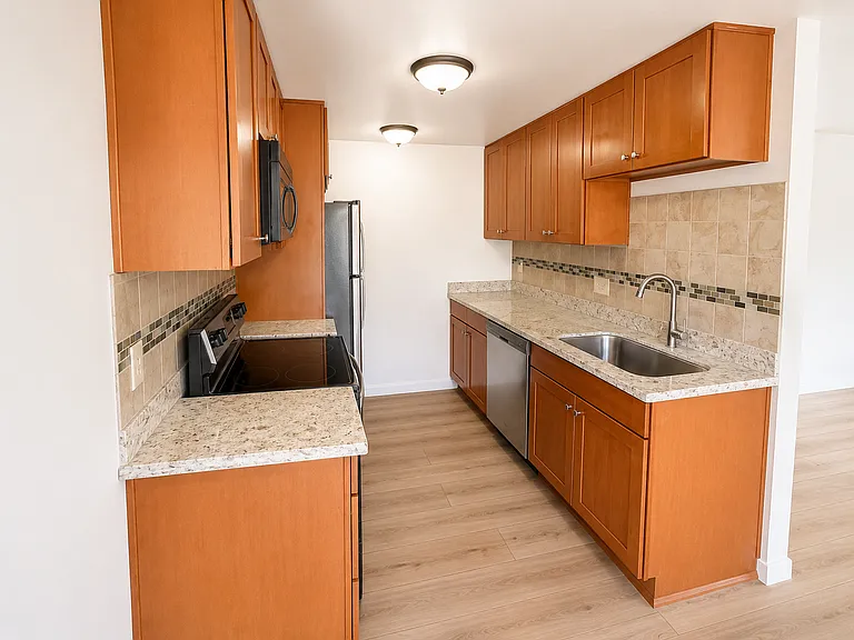 1605 Maple Ln #B — Photo 1