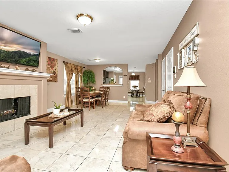 1215 Lavender Shade Ct — Photo 4