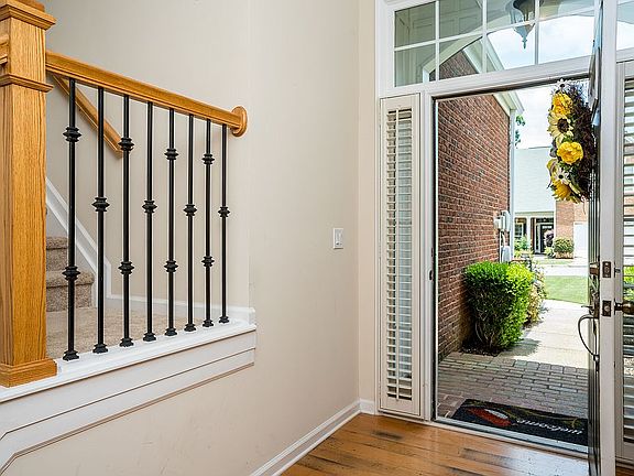 3rd image of 426 Brookes Walk