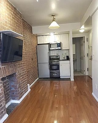 1st image of 368 W 46th St #3Z