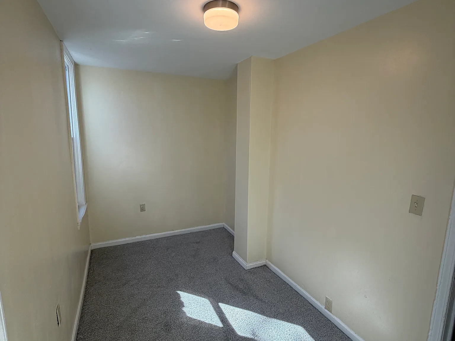 2 bed, $1,100 — Photo 3