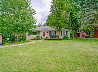 9492 Viewcrest Dr, Allison Park, PA 15101