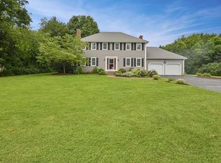 7 Overlook Dr, Sutton, MA 01590