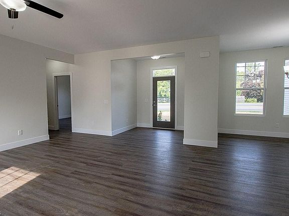 3rd image of 36292 Lake Shore Blvd